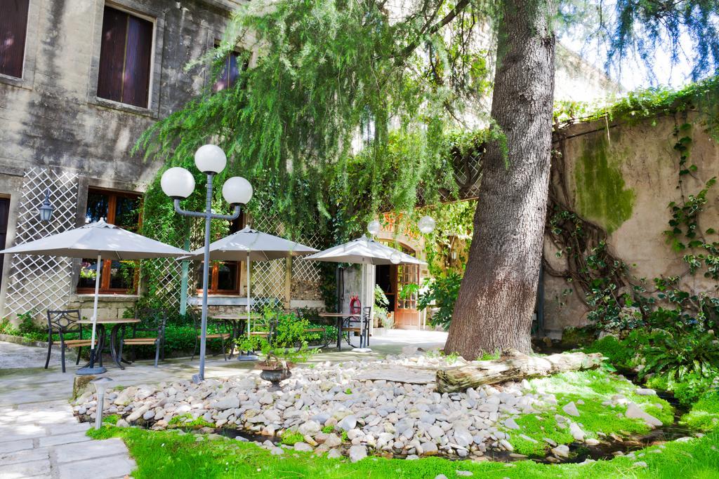 Sommières Auberge Du Pont Romain מראה חיצוני תמונה