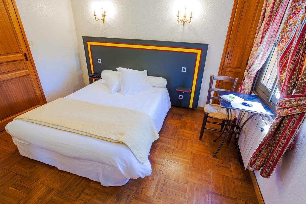 Sommières Auberge Du Pont Romain חדר תמונה